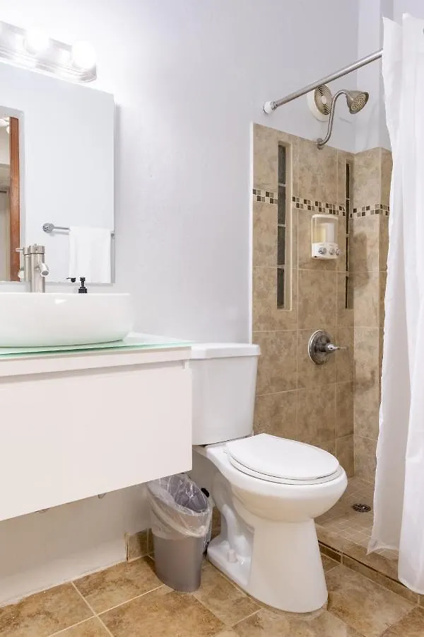 Prime Location At Condado Beach King Studio - Apt 4 Сан-Хуан Апартаменты